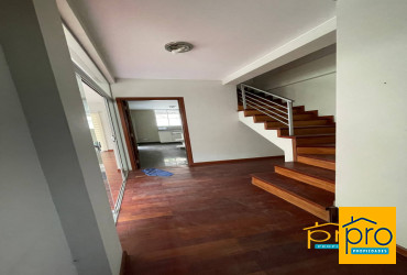 🏡 Casa con 3 dormitorios en Koani